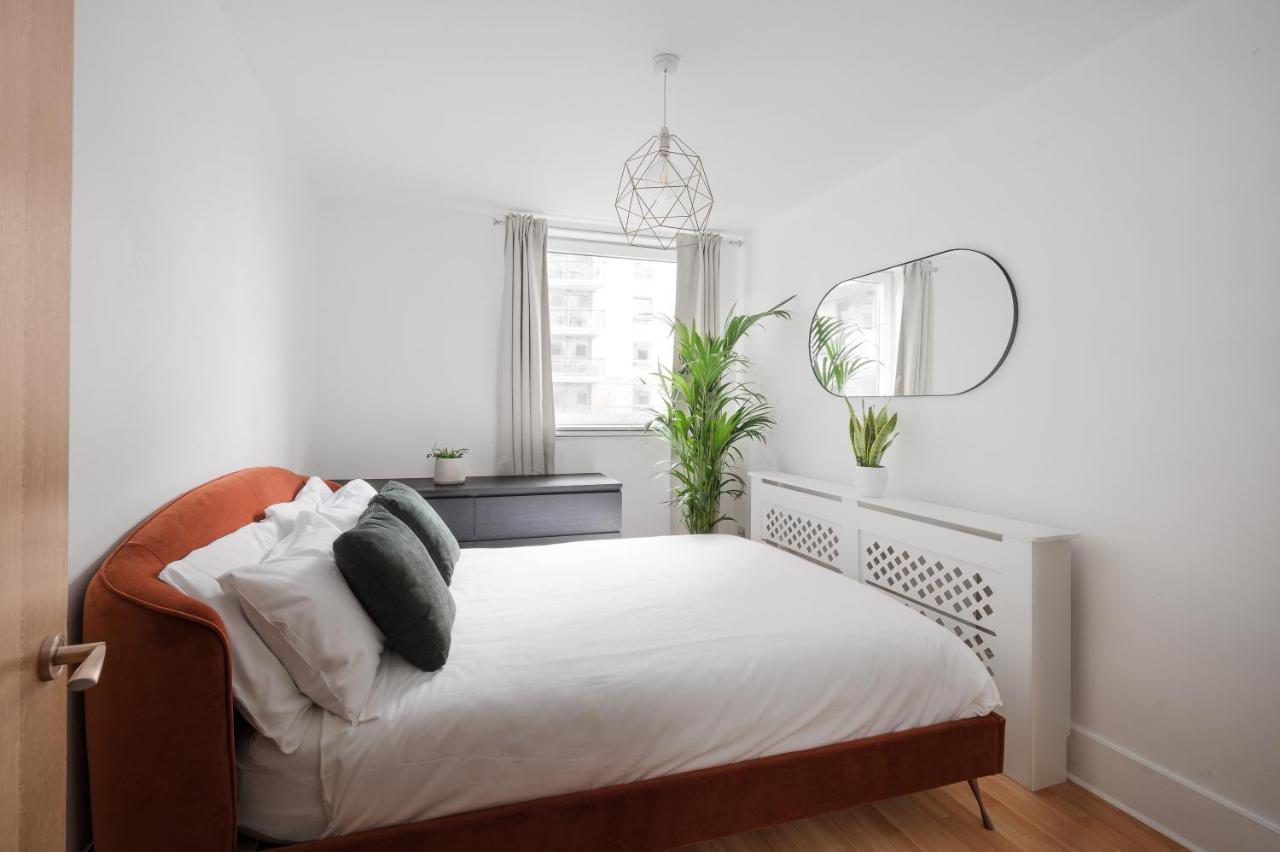 Riverside Balcony Apartments, 10 Minutes From Oxford Circus Londres Exterior foto