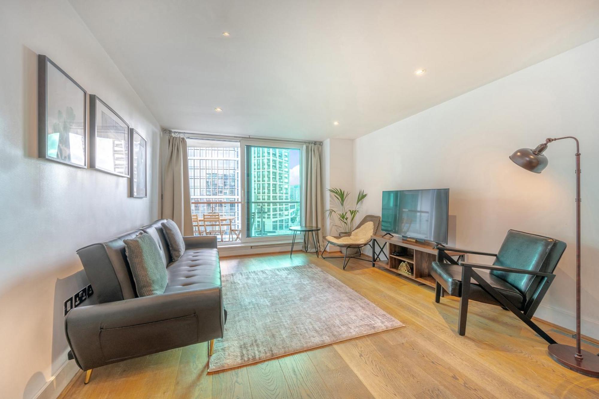 Riverside Balcony Apartments, 10 Minutes From Oxford Circus Londres Exterior foto